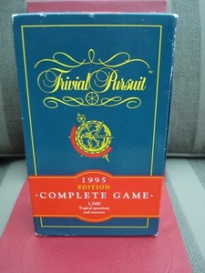 Trivial Pursuit 1995 Edition Family Board Game 1500 Topical Questions & Answers - Picture 1 of 5