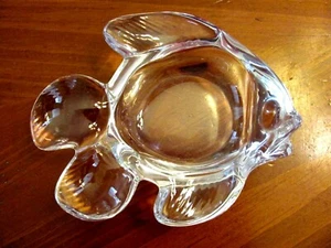 VTG 'ART VANNES' FRANCE CRYSTAL FISH SHAPED HEAVY CANDY NUT CANDLE TRINKET DISH - Picture 1 of 8