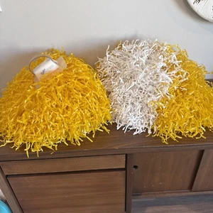 Vintage Pom Poms Extra Large Yellow & White Dehen Knitting Co Oregon Handles - Picture 1 of 6