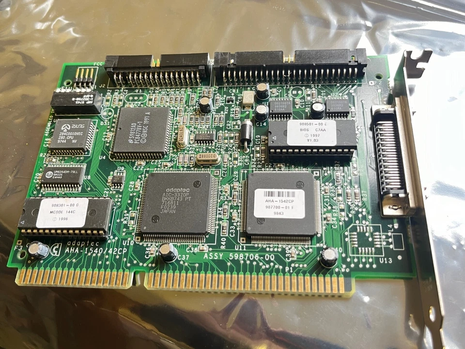 ADAPTEC  AHA-1542CP   ISA  50 PIN  SCSI  SCSI-1  CONTROLLER  CARD          ad1j2 - Image 1 of 4