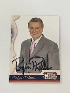 Regis Philbin #123 signed Autogramm Auto 2008 Donruss Americana - Bild 1 von 2