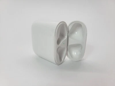 Apple AirPods 2nd Gen Replacement Charging Case  A2862 White - Excellent - Image 1 of 4