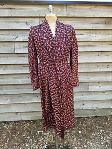Vintage 1950s Deco Print Lounging / Smoking Robe 40” Chest - Picture 1 of 9