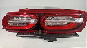 Luz trasera roja Chevrolet Camaro 19-23 86526050 cuarto izquierdo conductor - Imagen 1 de 10