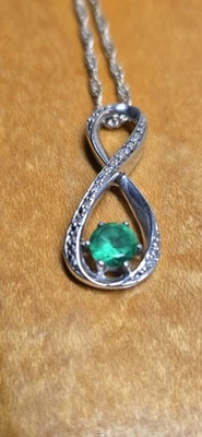 Colgante infinito de diamantes esmeralda de 1/2 quilate para mujer con cadena de 11" Foto 1 de 4