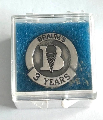 Braums Fast Food 3 Years Service Employee Recognition Enamel Lapel Pin - Image 1 of 4