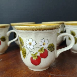 Set of 5 Vintage Mikasa Strawberry Festival Coffee Teacups - Picture 1 of 8