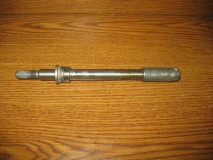 1987 XL600R FRONT WHEEL AXLE BOLT HONDA XL 600 44301-KBR-000 - Picture 1 of 3