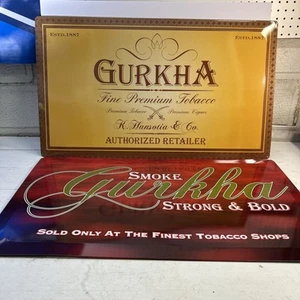 Lot 2 Vintage Gurkha Zigarren Tabak Metall Werbeschilder 30"x18,5" Hansotia & Co - Bild 1 von 11