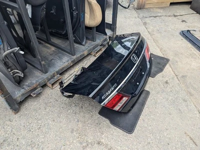 (LOCAL PICKUP ONLY) Trunk/Hatch/Tailgate Canada Market Coupe EX Fits 14-15 CIVIC - Image 1 of 4