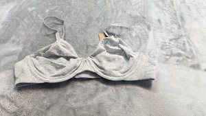 Neu mit Etikett Skims 36B hellgrau meliert Baumwolljersey T-Shirt-BH BR-UWR-0637 - Bild 1 von 7