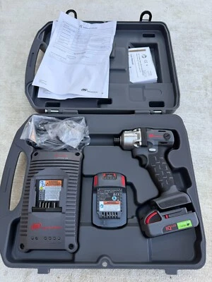 Kit de chaves de impacto Ingersoll Rand W5111-K22-EU 1/4" 2x2.8Ahr (IVA INC) - Imagem 1 de 3