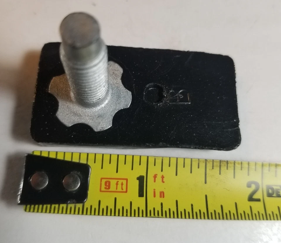 Placa de perno de barra de impacto de parachoques trasero OEM GM 22598028 1998-2007 varios GM (paquete de 2) Foto 1 de 4