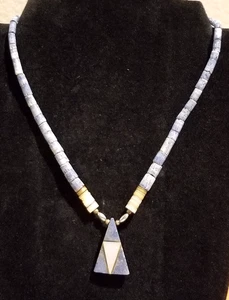 *Vintage Heishi Perlen Messing und blaue Denim Koralle MOP Inlay Anhänger Halskette** - Bild 1 von 9