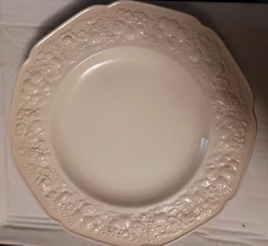 Vintage 6 inch Round White Crown Ducal Florentine Bread Plate - Picture 1 of 2