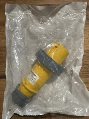 MENNEKES IP67 Yellow Cable Mount 3 pin Industrial Power Plug, Rated 16A, 110 V - Image 1 of 3