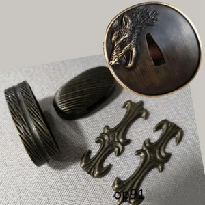 Guardia parte spada lupo Tsuba Fuchi Kashira Menuki per bordo lama Katana Wakizashi - Foto 1 di 9
