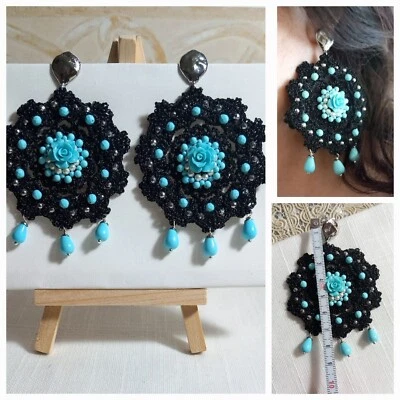 orecchini Pendenti Fstti A Uncinetto E Rosellina Centrale Fatti A Mano - Immagine 1 di 4