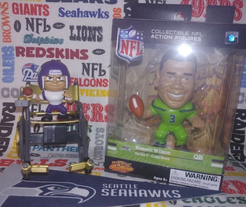 NFL Teenymates 2021 Series 3 Big Shot Ballers Seahawks QB Russell Wilson figure Cover
