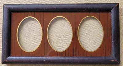 CADRE ANCIEN EN BOIS POUR 3 PORTRAITS OUVERTURE OVALE VERRE INCLUS - Photo 1/4