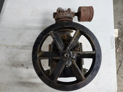 Vintage DeVilbiss 1202 Air Compressor - Image 1 of 4