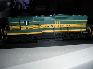 Maine Central  -   GP-7     W/ DCC & Sound - Picture 1 of 4