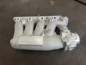 honda civic type r ep3 inlet manifold And 70 MM throttle body - Picture 1 of 2