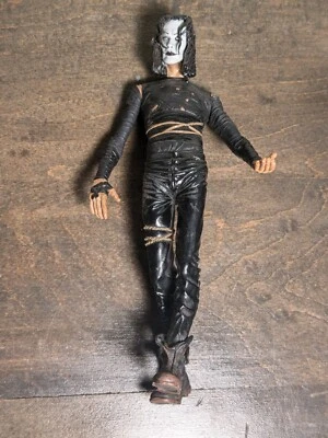 1999 McFarlane Eric Draven The Crow Movie Maniacs 2 7" Action Figure Crowvision - Image 1 of 4