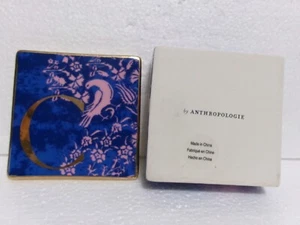 Anthropologie Venedig Monogramm Gold C Schmuckschatulle Deckel rosa Vogel blau Keramik - Bild 1 von 11