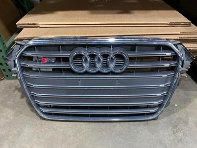 2013-2014 B8.5 Audi S4 OEM Gray Center Grille (Broken Top Tabs) 8K0853651P Foto 1 de 4