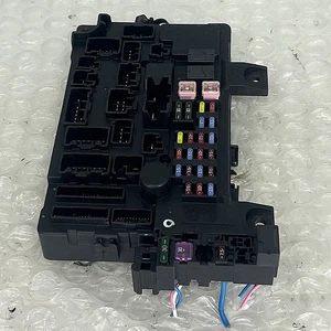 Fuse Box for Mitsubishi OUTLANDER PHEV GG2W 2.0 - Picture 1 of 8