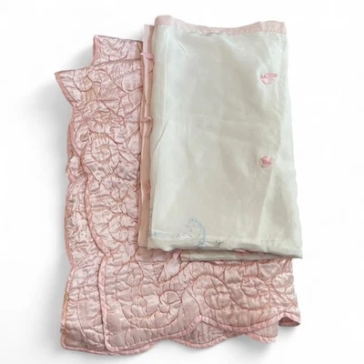 Vintage silky satin quilted pink quilt, white/pink blanket w/ kitten embroidery - Image 1 of 4