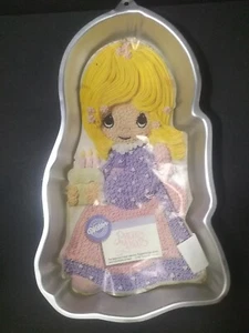Vintage 1993 Wilton Precious Moments Mädchen Kuchenform mit Anleitung 2105-9365 - Bild 1 von 4