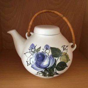 FINNISH MODERN ARABIA G-A-3 TEAPOT HANDPAINTED BLUE ROSE HILKKA LIISA AHOLA 60'S - Picture 1 of 11