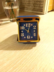 Vintage 60er Jahre Mod Elgin Wecker-Reiseuhr blau Messing Handaufzug  - Bild 1 von 13