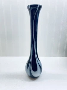 Vaso bocciolo in vetro artistico soffiato a mano piuma tirata nero incassato bianco - Foto 1 di 7