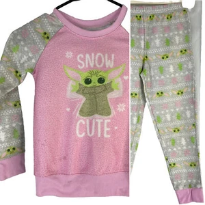Star Wars Baby Yoda Snow Cute Grogu Mandalorian Fleece Pajamas Kids Size 6 - Picture 1 of 7