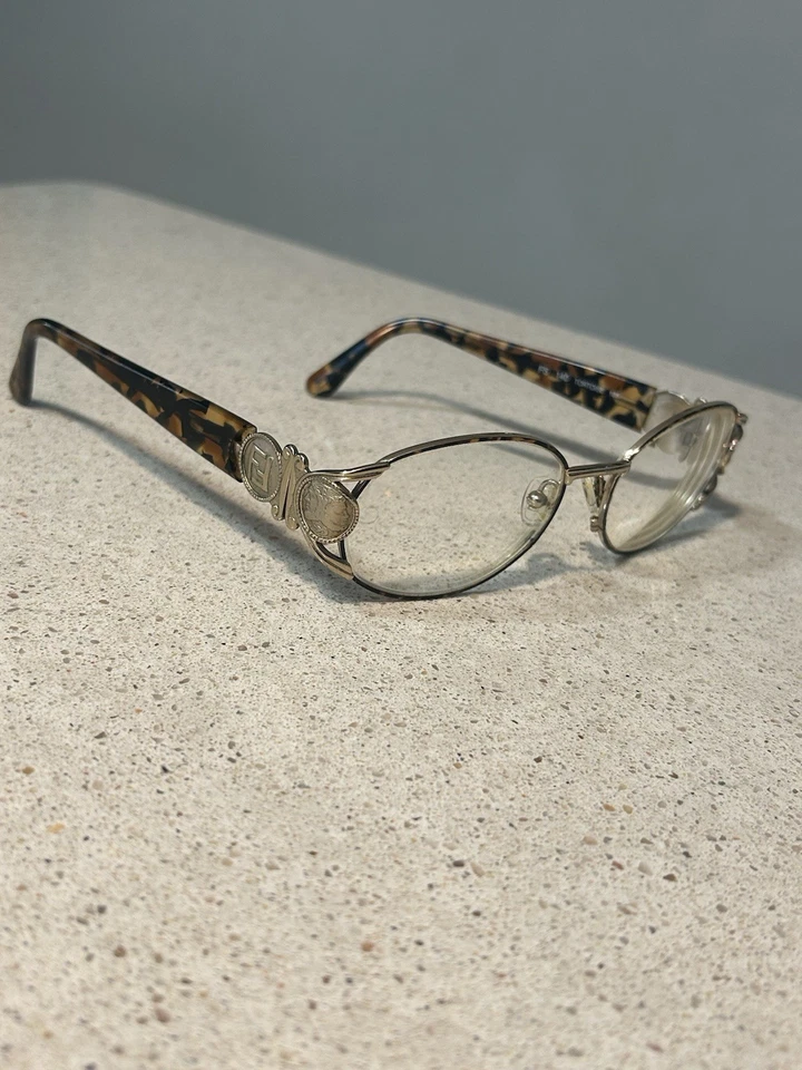 Monturas para gafas Fendi vintage Foto 1 de 4