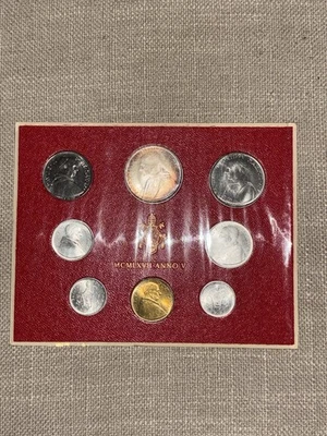 1967 Vatican City Mint Set. 8 Coins. 1 Lira – 500 Lire Toning Pope Paulus VI - Image 1 of 4