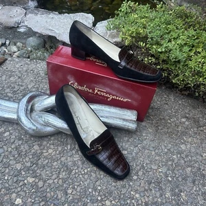 Salvatore Ferragamo Madrid Black Suede Brown Embossed Low Heel Pump Size 9.5 - Picture 1 of 8