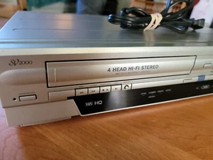 Funai WV20V6 SV2000 DVD Recorder and VCR Combo Deck No Remote Works Perfectly - Picture 1 of 7