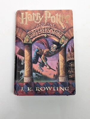 Harry Potter Book 1- First American Edition 1998  (J.K. Rowling) - Image 1 of 4