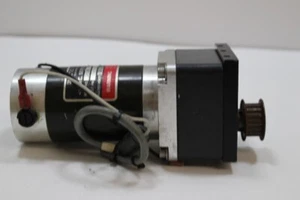 6971 Dynetic Systems 220110 DC Servo Motor/Oriental Motor 3GN9KA Gear Motor - Picture 1 of 5