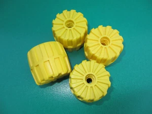 Lego 4 Hartplastik Räder 2593 gelb 35 x 31mm aus 6145 1728 (261022C) - Bild 1 von 1
