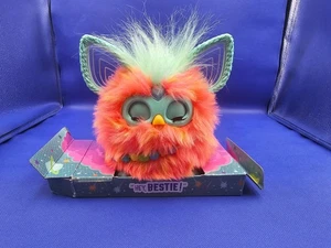Juguete de peluche interactivo Furby Coral 2023 caja abierta faltan accesorios sin peine NUEVO - Imagen 1 de 11