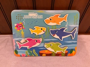 Smartstudy Pinkfong Baby Hai klobiges Holzpuzzle mit Sound 5 Stck. + Brett pädagogisches Spielzeug - Bild 1 von 4