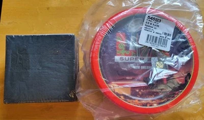 Paquete de platos de papel y servilletas de cóctel Super Bowl LIX Foto 1 de 3