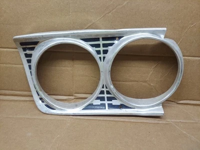 Fairlane 1963 bisel de faros borde lado del pasajero Foto 1 de 4