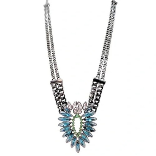 Collana dichiarazione Givenchy con accenti blu e verdi. Vendita al dettaglio $178