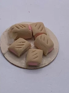 1/12th scale Doll House, miniatures, Food, Sausage Rolls CC27 - Picture 1 of 2